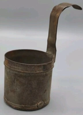 🍀Mesure en tôle ancienne mesure à grains grainetier outil ancien - Photo 1/4