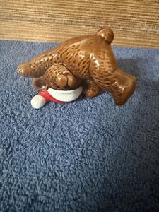 Estatuilla vintage de oso caído de Navidad hecha en Japón - Imagen 1 de 18