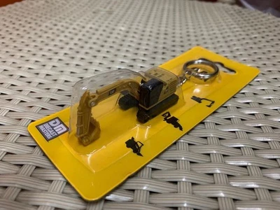 Diecast Masters Cat 320 Hydraulic Excavator Diecast Key ring Key Fob 85981 - Image 1 of 4