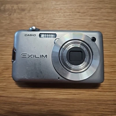 Digitalkamera Casio Exilim EX-S12 Silber Getestet Funktioniert Zustand Sehr Gut - Bild 1 von 4