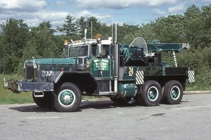 Semi Truck 35mm Slide - Nobleboro Building Movers 1950s Mack Heavy Duty Wrecker - Picture 1 of 1