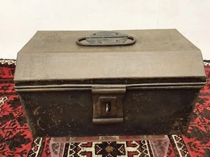 ANTIQUE METAL BOX / DEED BOX WITH HANDLE & REGISTERED DESIGN LOZENGE, DATED 1882 - Picture 1 of 18