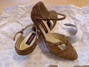 Pumps Gr. 37 NEUW. nur 1 x getragen Farbe Cognac braun CHIC! SOMMER Festlich - Bild 1 von 3