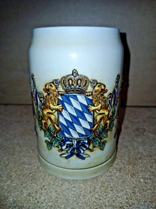 Bierkrug mit Relief des Bayernwappens bayerisches Landeswappen 0,5 ltr unbenutzt - Picture 1 of 5