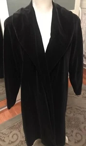 Vintage Betty Rose 1940's Black Velveteen Lined Lightweight Evening Coat - Picture 1 of 4