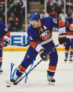 KYLE OKPOSO SIGNED NEW YORK ISLANDERS 8X10 PHOTO - Picture 1 of 1