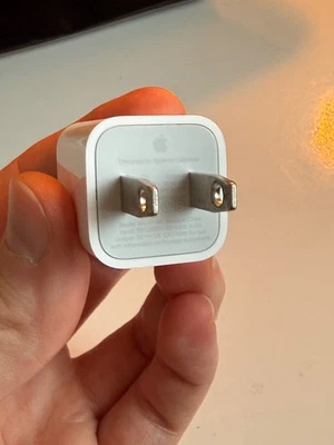 正品 Apple USB 充电插头 电源适配器 适用于 iPhone 5W — 第 1/2 张图片