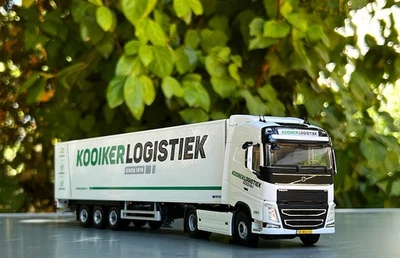 Volvo FH4 globetrotter 4x2 box trailer "Kooiker" WSI truck models, scala 1:50 - Immagine 1 di 4