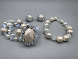 Lindo lote de joyas de colección Alice Caviness pendientes y pulseras perlas de imitación azul - Imagen 1 de 7