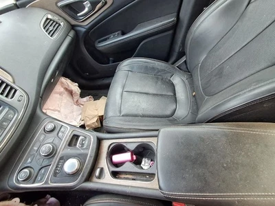 (LID ARMREST ONLY) Console Front Floor Fits 15-17 200 2595100 Foto 1 de 4