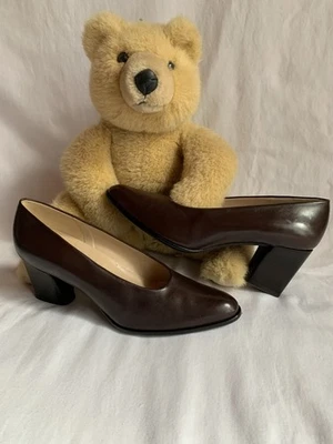 BOMBAS/TACONES DE CUERO MARRÓN EN EXCELENTE ESTADO ENZO ANGIOLINI WARRINGTON TALLA 7 1/2N (ESTRECHOS) Foto 1 de 4