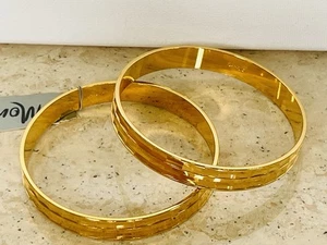 Pair Vintage Monet Bangle Bracelet Gold Tone Excellent New Old Stock Collection - Picture 1 of 6