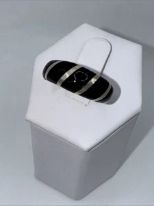 Anillo vintage con incrustación de ónix negro y banda esterlina marcado ND y 925 talla 6,75 - Imagen 1 de 7