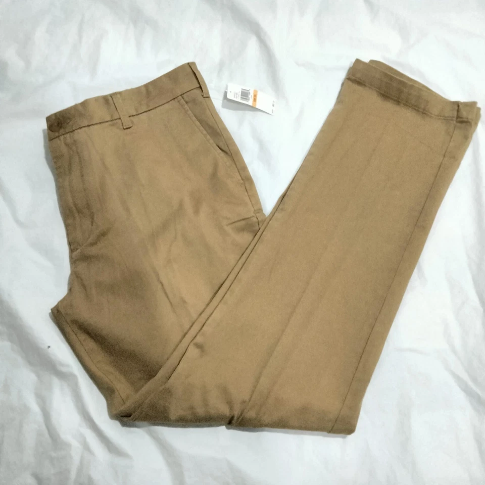 Pantalones chinos elásticos clásicos relajados de agua salada IZOD calce recto 33x32 para hombre Foto 1 de 1