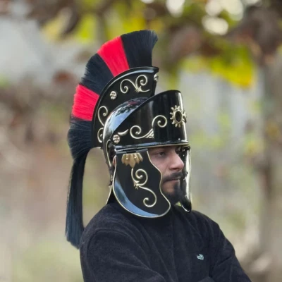 Casco medieval caballero negro soldado imperial romano caballero guerrero casco romano Foto 1 de 4