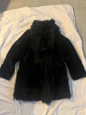 Abrigo largo reversible de piel de oveja negro Yves Salomons Foto 1 de 4