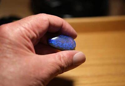 GEMA ÓPALO NEGRO 42 ct - Coocoran Field en Lightning Ridge, Australia Foto 1 de 4