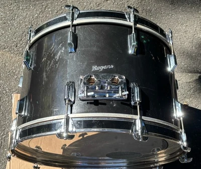 Bajo Rogers 24” Black Script EE. UU. Foto 1 de 4