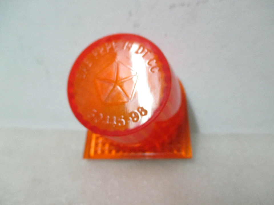 Lente lámpara de funcionamiento techo camión Mopar NOS 1974-93 Dodge D100 150 250 350 3738011 Foto 1 de 3