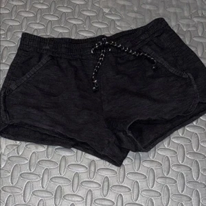 Gymboree size 7 black shorts EUC - Picture 1 of 3