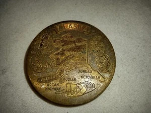 Vintage Alaska Map Metal Bolo Tie Clip Round 1 3/8" - Picture 1 of 10