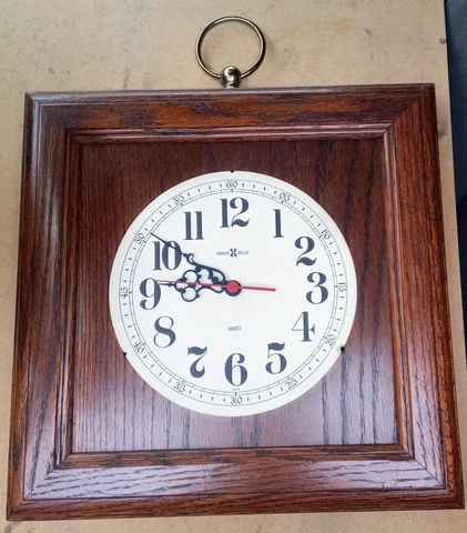 Vintage Howard Miller Quarts Wood Wall Clock Model No. 612-468 Cover