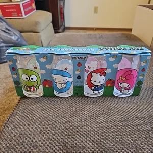 Neu im Karton Hello Kitty & Friends Glaswaren-Set. 4) je 16 Unzen - Bild 1 von 9