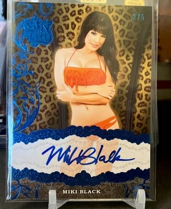 MIKKI BLACK #’D 2/5 RARE BLUE 2015 Benchwarmer Sin City CORSET Autographed 🔥 - Picture 1 of 5