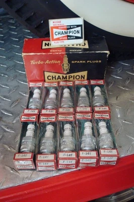Nuevo de Lote Antiguo Juego de 10 Bujías Champion F-14Y Ford Falcon Thunderbird Lincoln Comet Foto 1 de 4