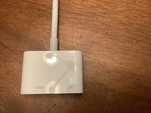 Apple A1438 Lightning Digital AV Adapter Lightning to HDMI Genuine OEM - WORKS - Picture 1 of 3