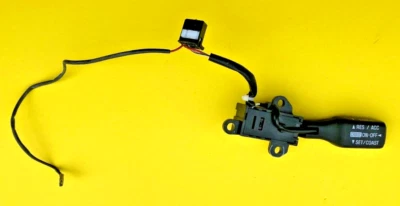 Interruptor de control de crucero del volante Toyota Camry 2002-2006 OEM 84630-06040 Foto 1 de 4