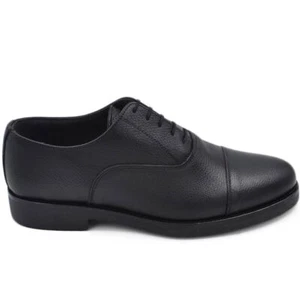 Stringata uomo inglesina con mezza punta in vera pelle bottolata nera fondo gomm - Foto 1 di 9