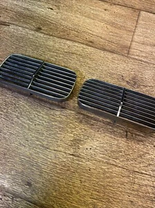 JAGUAR DAIMLER HAUBE SEITENGRILL/LUFTEINLASS PASST XJ6 XJ12 S1 & DS420 BD30582. - Bild 1 von 7