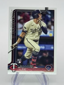 2025 Topps Series 1 - Brooks Lee #317 (RC) - Picture 1 of 2