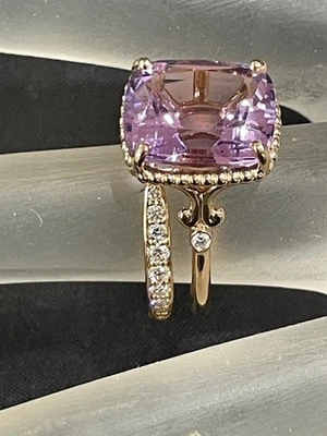 Anillo Tiffany & CO Amatista Corte Cojín Brillante Oro Rosa 18k con Banda de Diamantes Foto 1 de 4
