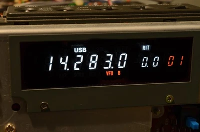 ICOM IC-751A RICAMBI: UNITÀ DISPLAY FLUORESCENTE con CONDENSATORI AGGIORNATI - Immagine 1 di 4