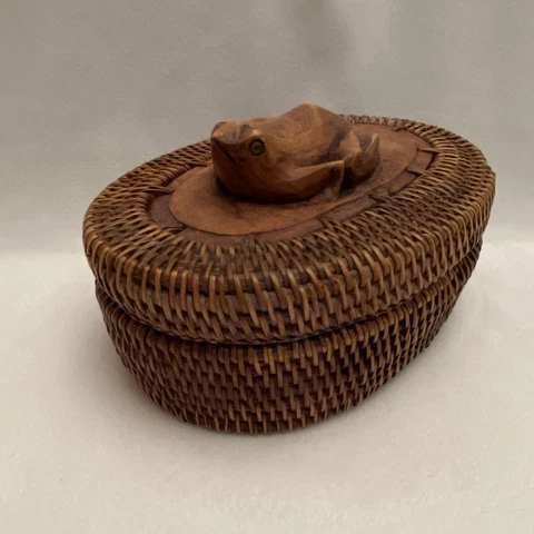 Vtg Hand Carved Wood Frog Rattan Basket Weave Indonesian Trinket Jewelry Box 6" Cover
