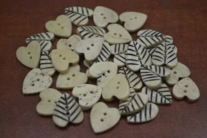 100 PCS STRIPE BROWN HEART BUFFALO BONE SEWING BUTTONS 3/4" #T-2138D - Picture 1 of 1