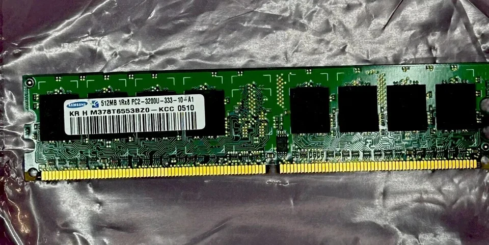Samsung Memory 1x512MB 1Rx8 PC2-3200U-333-10-A1 KR M378T6553BZO KCC Non-ECC RAM - Image 1 of 1