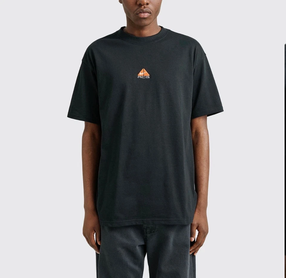 NIKE ACG T-SHIRT MENS SMALL BLACK EMBROIDERED GRAPHIC SHORT SLEEVE DQ1815-010