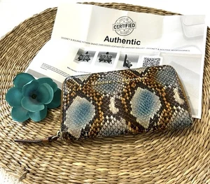Authentische Dooney & Bourke Leder-Geldbörse mit Python-Prägung und umlaufend - Bild 1 von 14