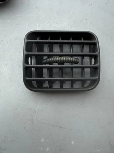98-05 CHEVY S10 CENTER LEFT DASH HEATER VENT PICKUP TRUCK BLAZER GMC JIMMY DASH - Picture 1 of 2