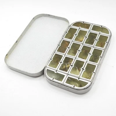 Caja para moscas Richard Wheatley. 16 compartimentos. Con moscas. (B). Foto 1 de 4