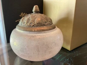 Michael Aram Box with Pink Crackle Art Glass container Brass Lid Vintage - Picture 1 of 12