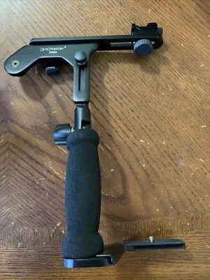 Promaster 5528 Flash Mount Bracket Frame Grip - Image 1 of 4