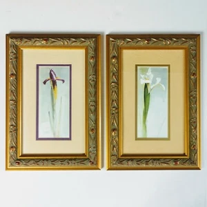 2 Iris Knospe Drucke lila, weiß, Frühling gerahmt Blume Kunst Gemälde Drucke - Bild 1 von 9