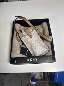 Bolso Bandolera Teléfono DKNY Beige Logo Estampado Imitación Cuero Nueva Caja de Regalo. - Imagen 1 de 13
