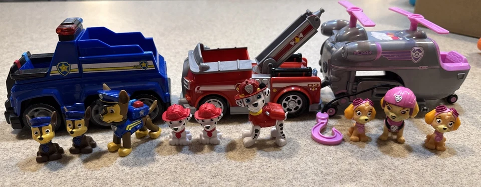 Paquete Paw Patrol 3 Vehículos y 9 Figuras Camión de Bomberos Policía Helicóptero Foto 1 de 4