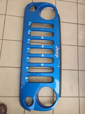 蓝色格栅组件适用于 2007 - 2017 年吉普牧马人 CH1200313 68046306AC — 第 1/4 张图片