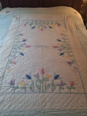 Beautiful Vintage Quilt 91" ×73" - Image 1 of 4